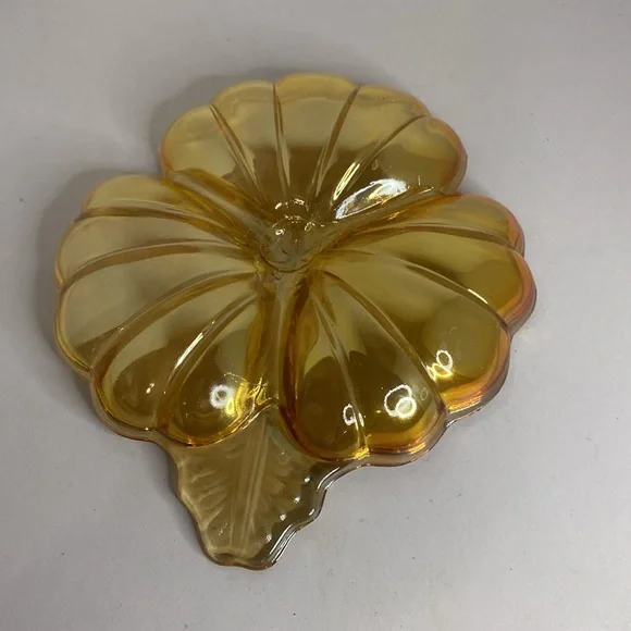 Marigold carnival glass shamrock - Picture 2 of 2